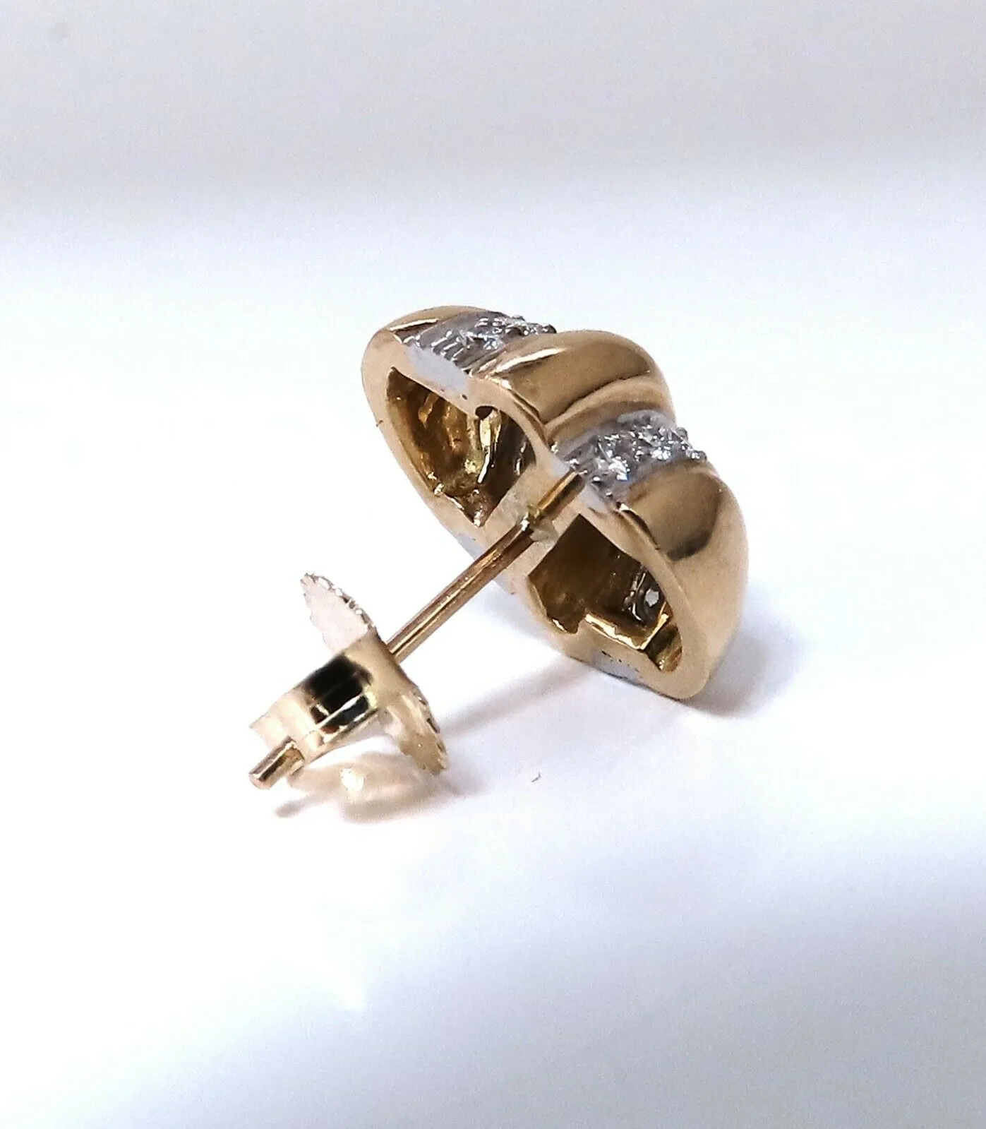 1.48ct. natural round diamond dome wave earrings 18kt platinum