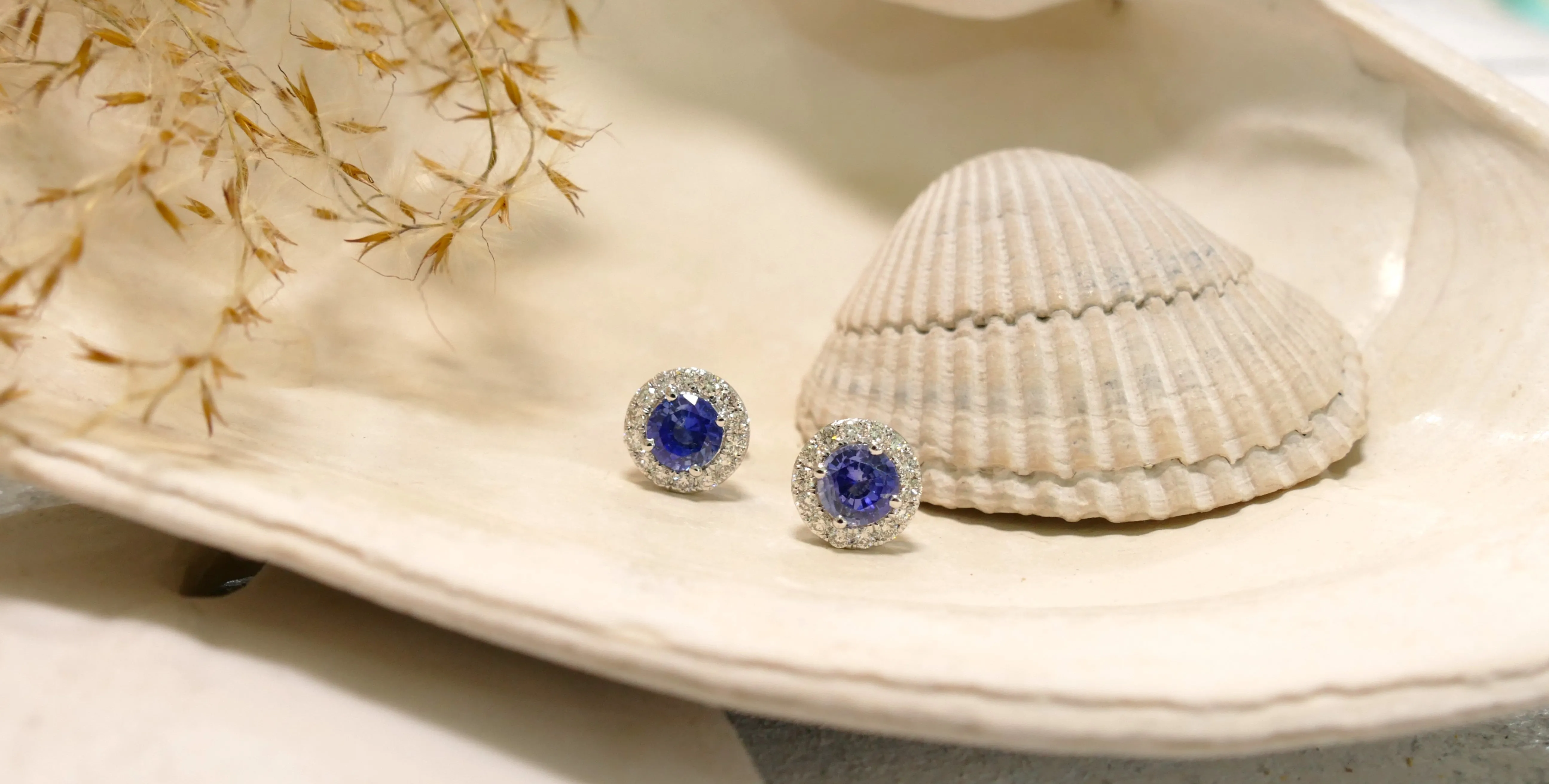 14k White Gold Round .35ct Sapphire Stud Earrings