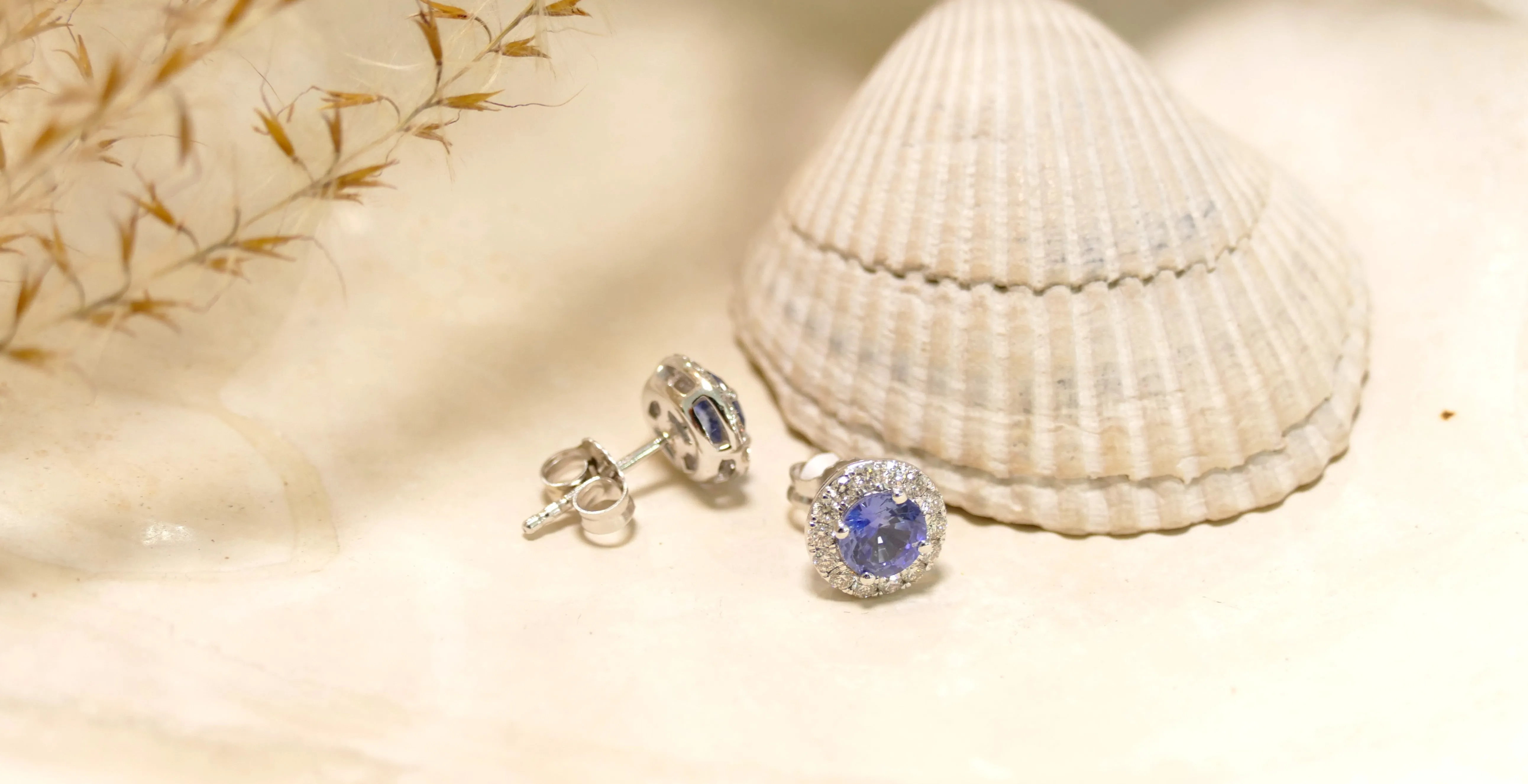 14k White Gold Round .35ct Sapphire Stud Earrings