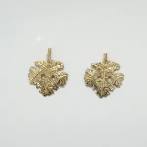 14kt Gold Grape Leaves Cabernet leaf stud earrings