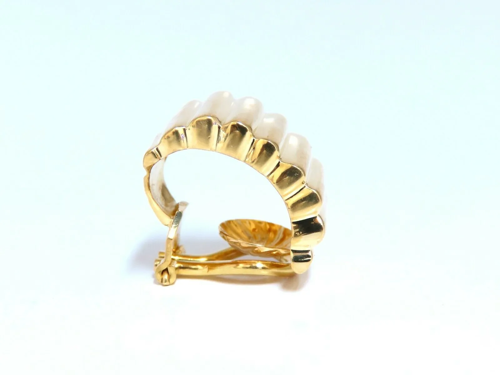 18Kt Gold Staggard Row Pattern Earrings 3D Semi Hoop Clips Post-Less