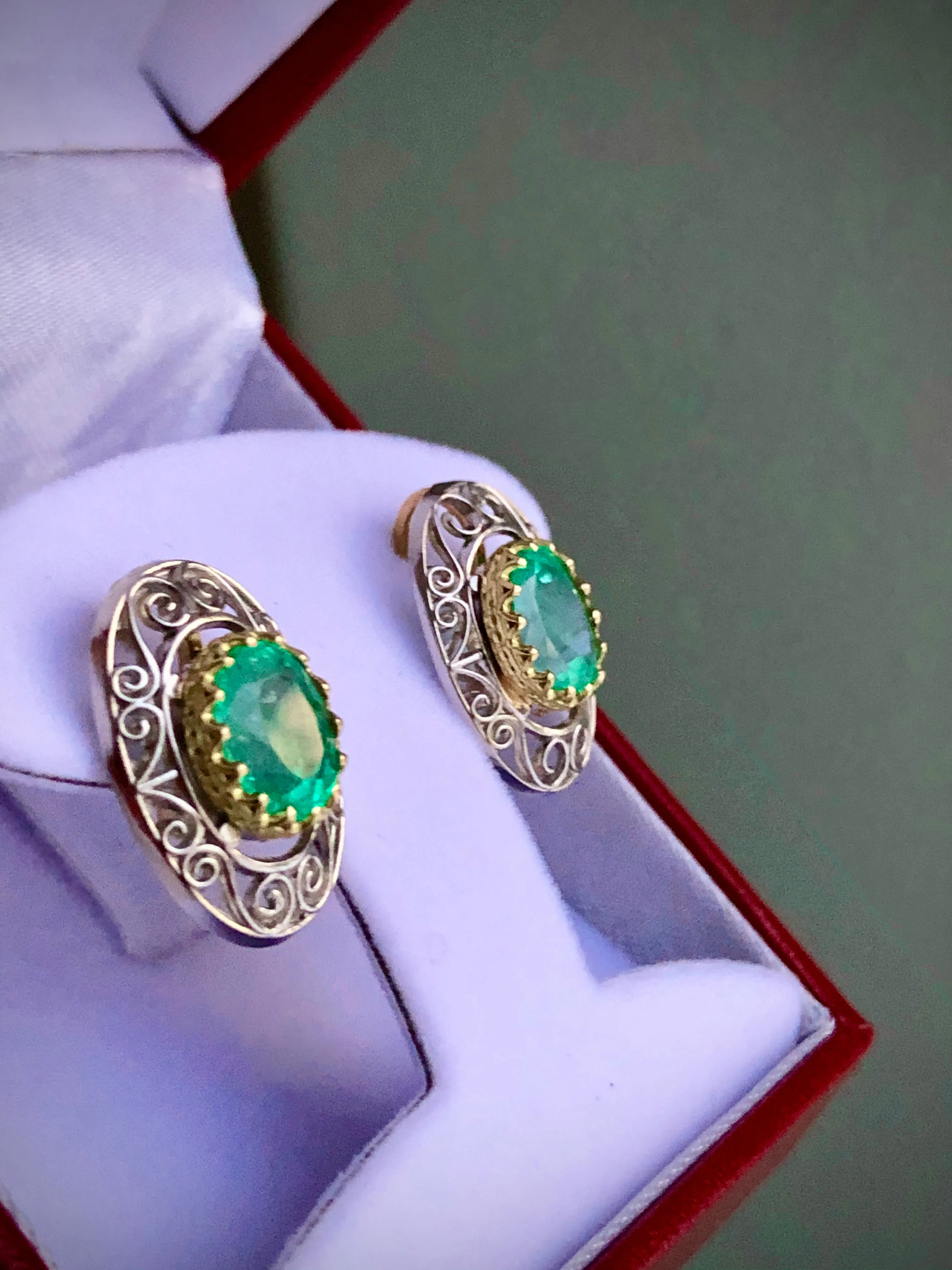Antique Style Emerald 18K Gold Platinum Drop Earrings