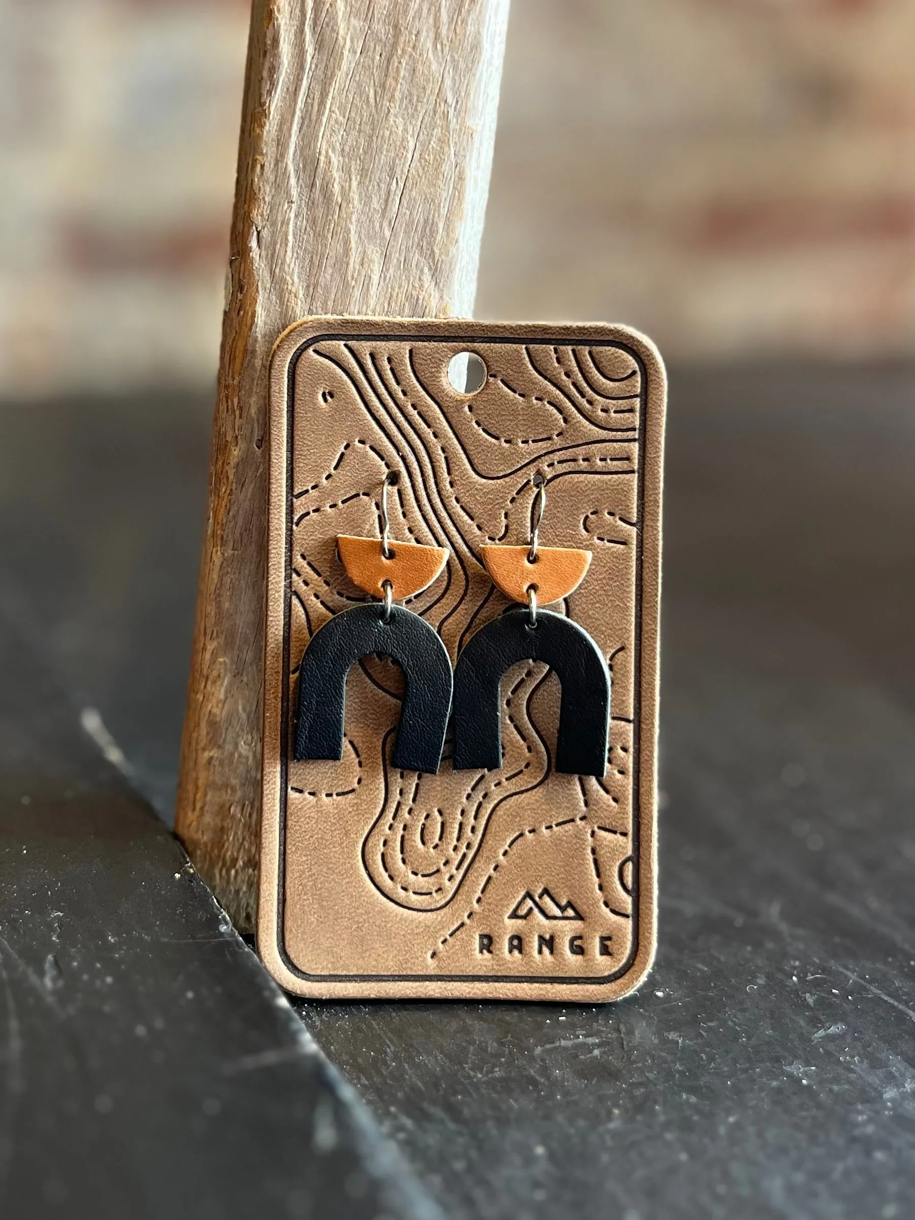 Arched Earrings- Natural/Black