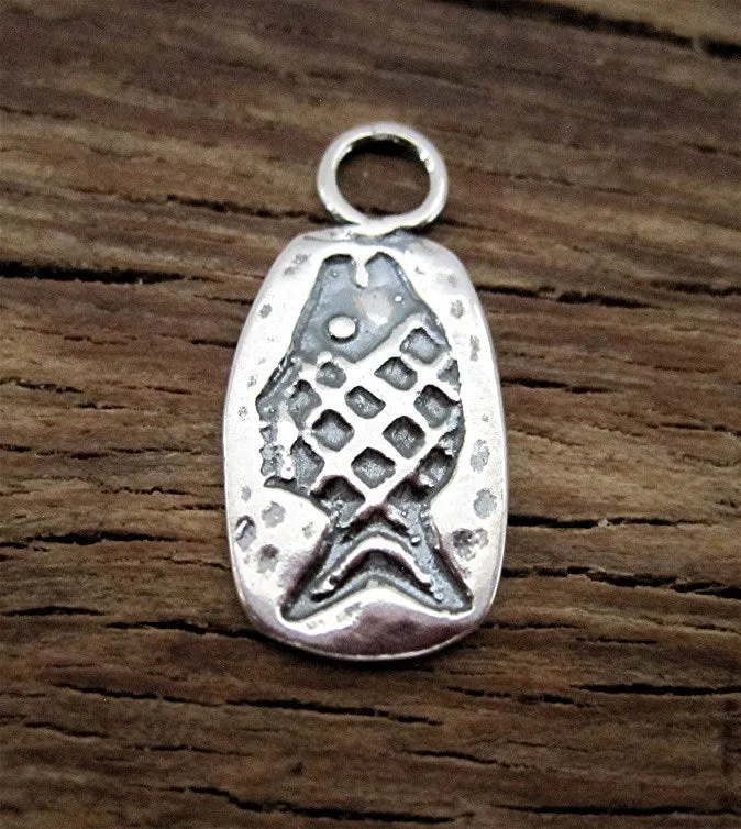 Artisan Stamped Fish Charm in Sterling Silver (one)(N)