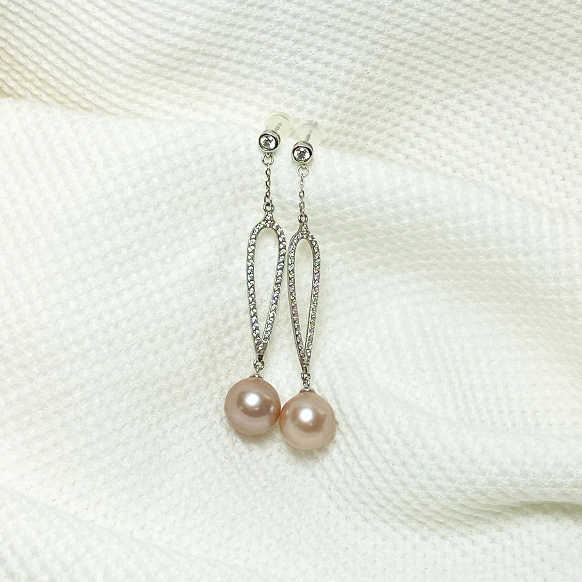 Chelsea Fresh Water Drop Pearl Earrings