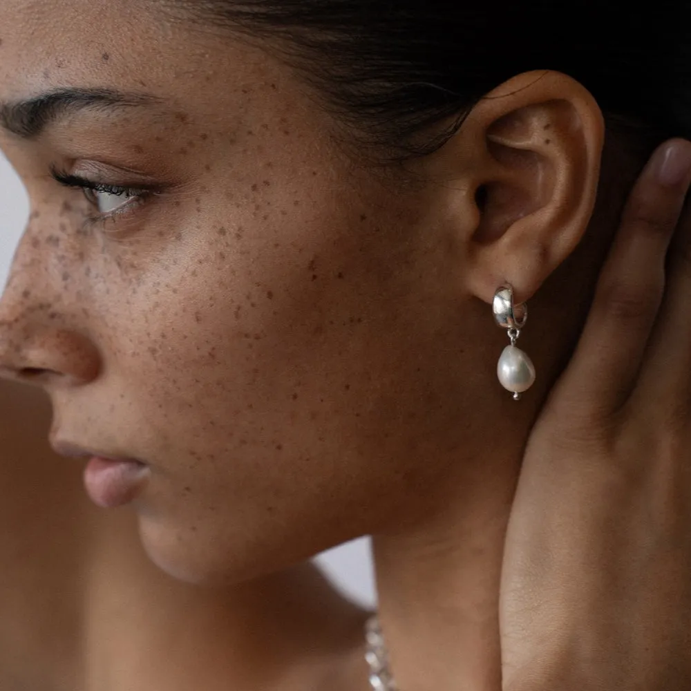 Cocoon Hoops | Silver   Pearl