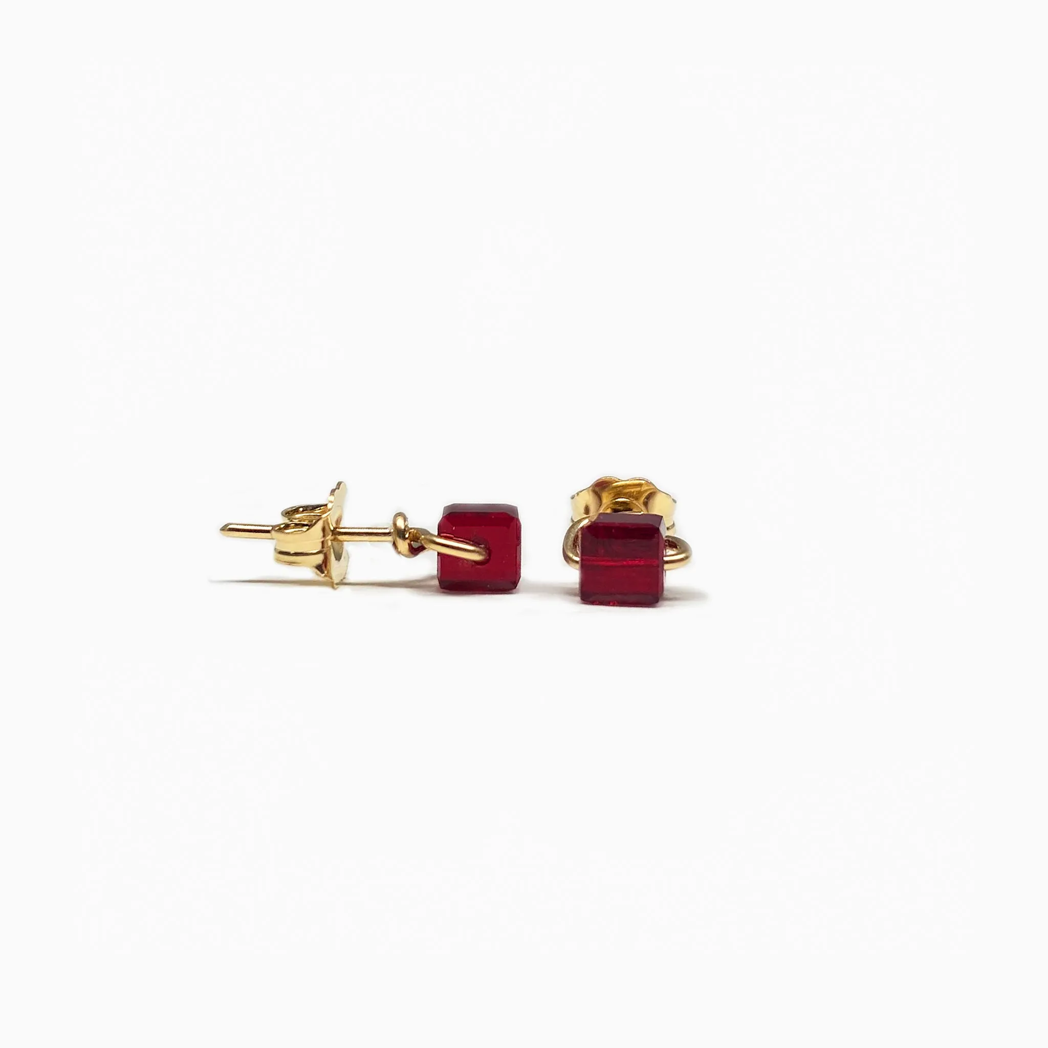 CUBE STUDS