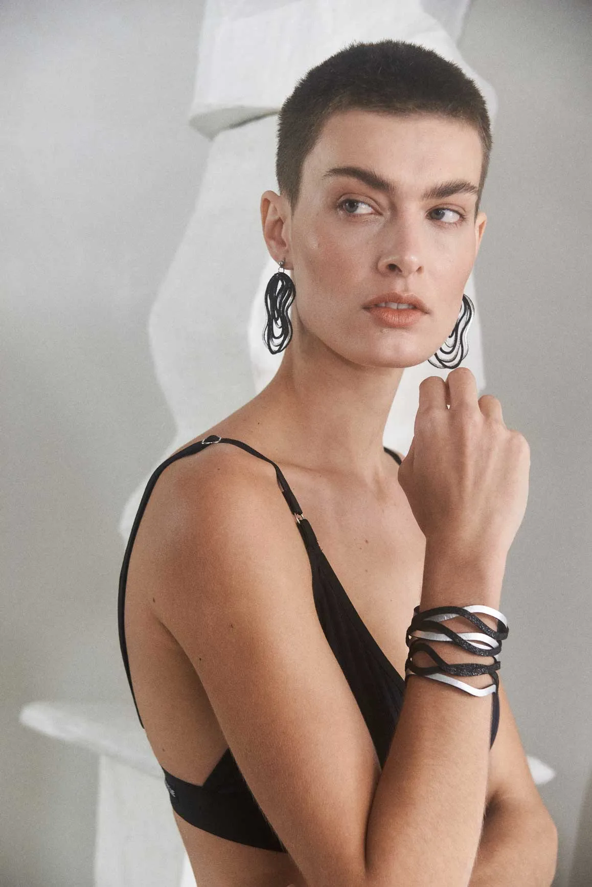 Curves Duo Earrings Small - Silver/Black *