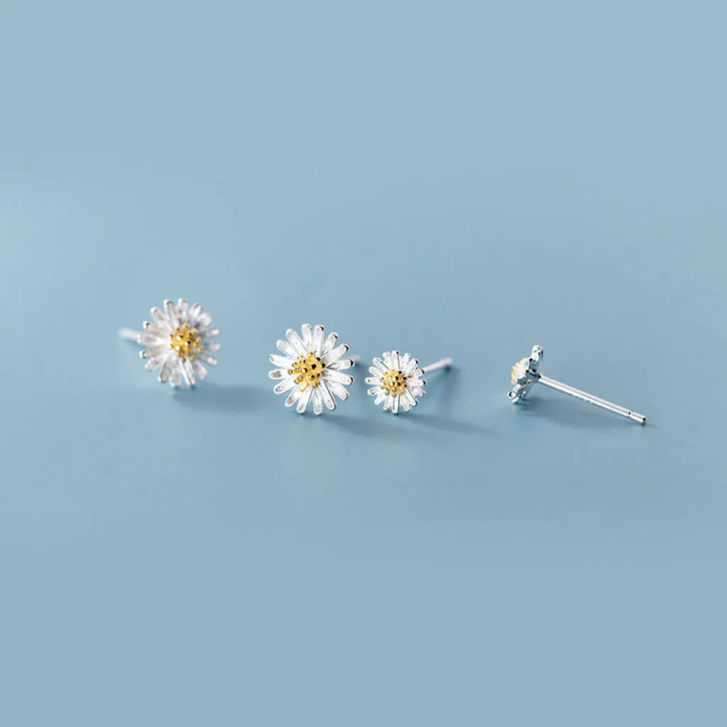 Daisy Flower Stud Earrings - SS076