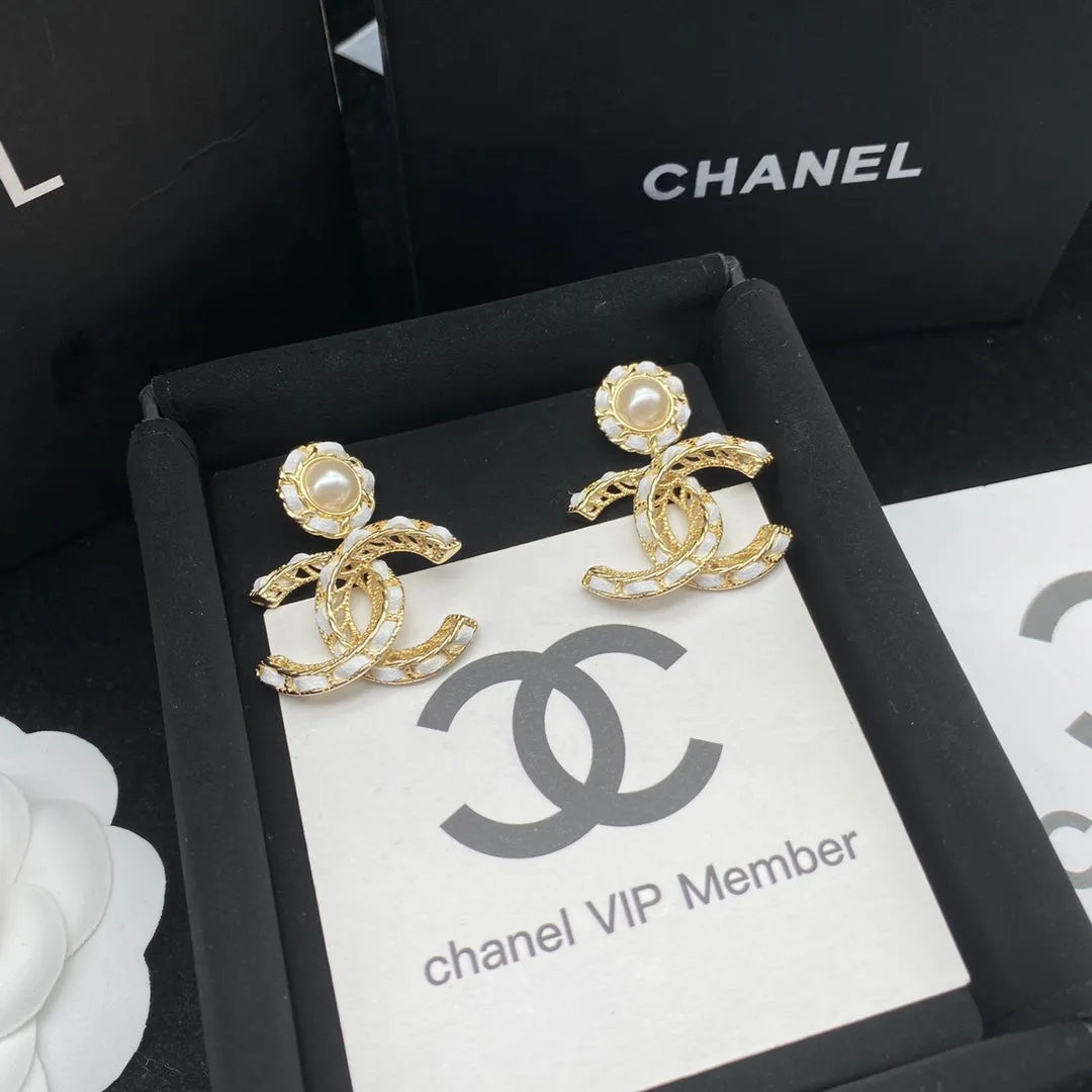 Double C earrings in gorgeous leather