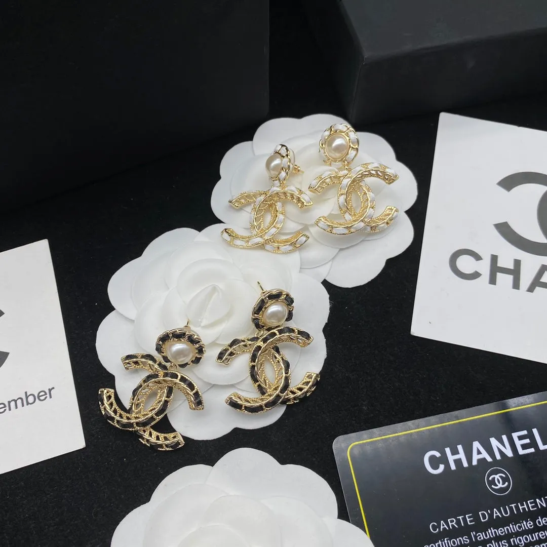 Double C earrings in gorgeous leather