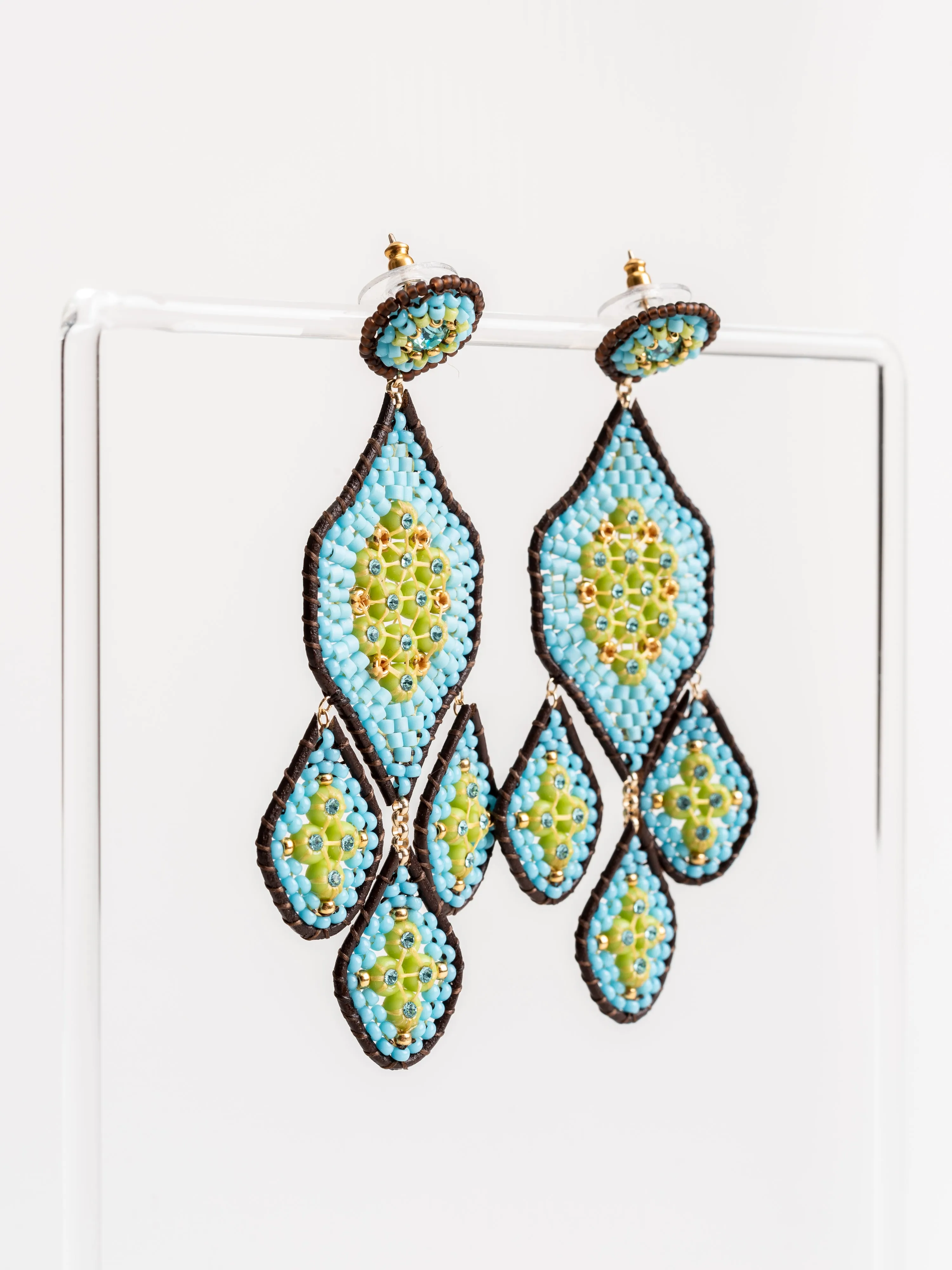 E76104 earrings