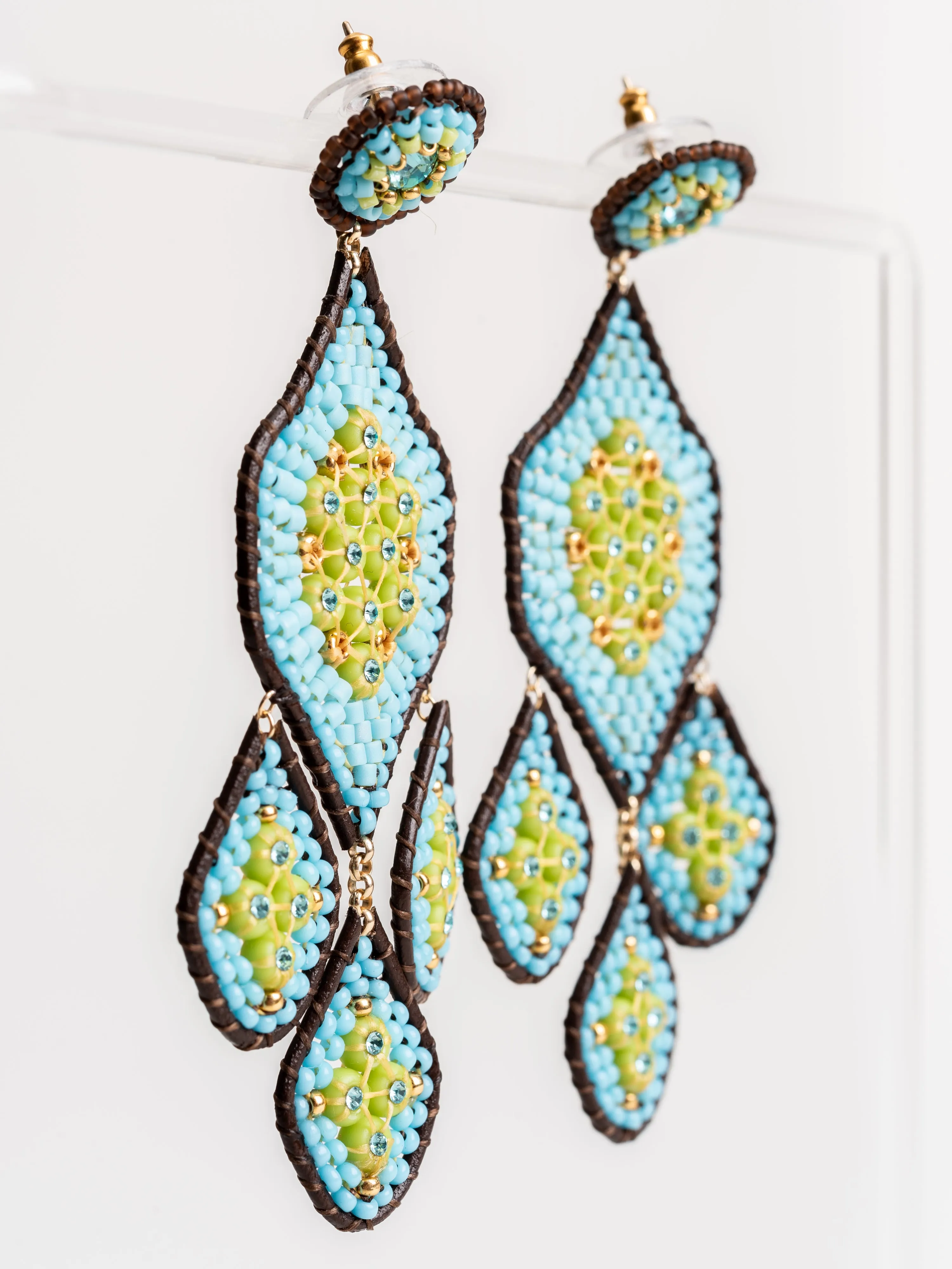 E76104 earrings