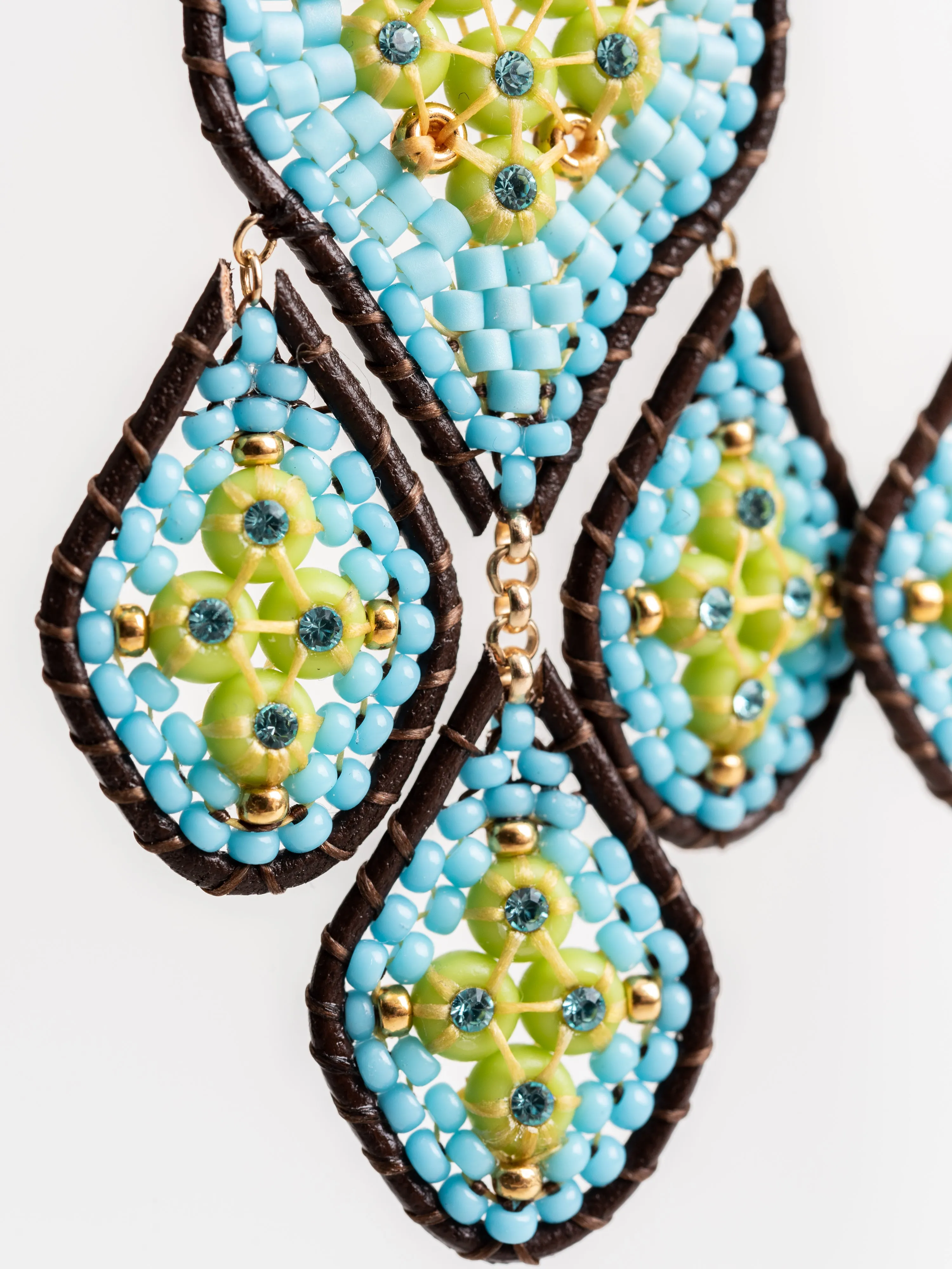 E76104 earrings