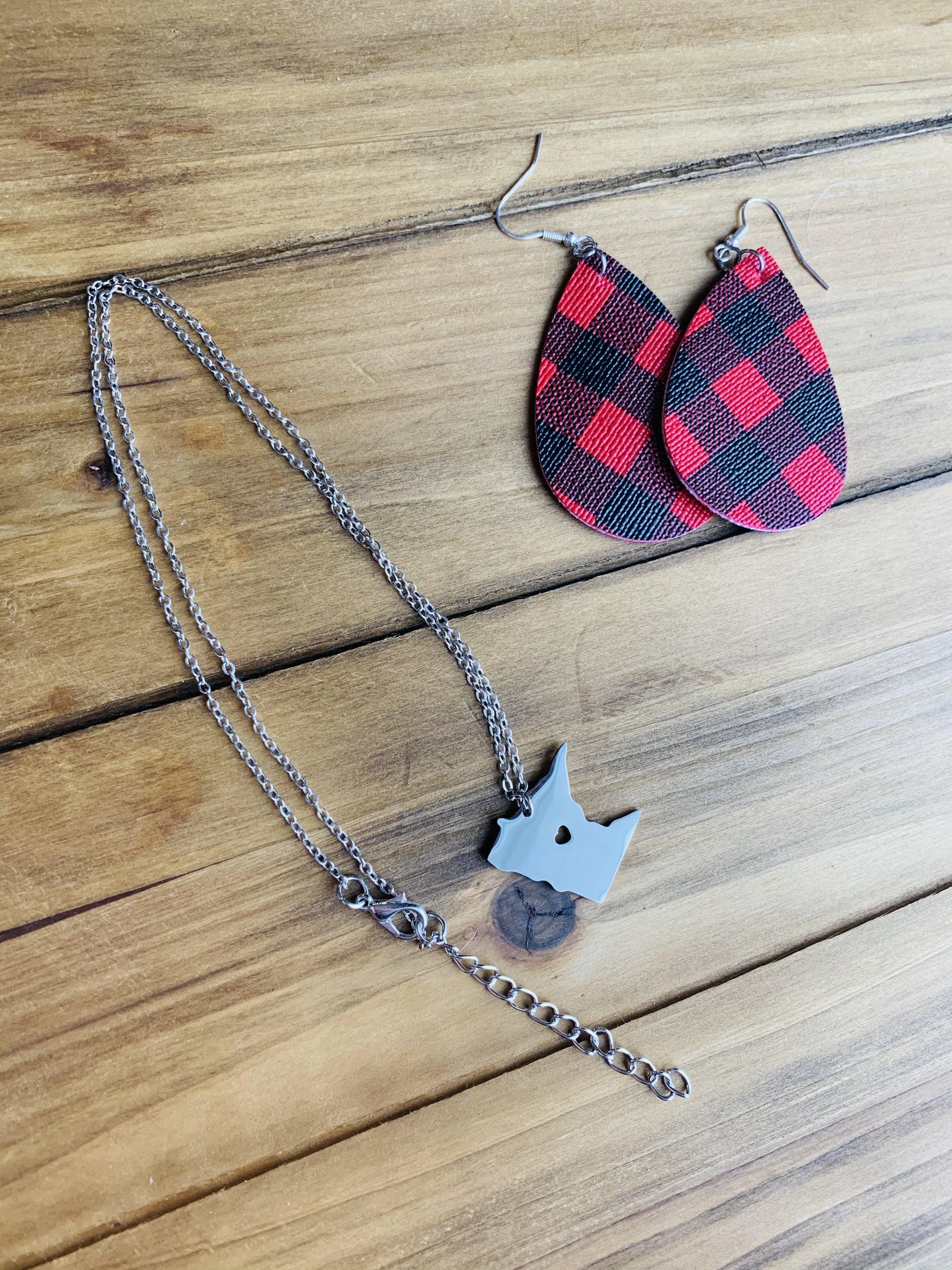Earrings • Buffalo plaid • White/black • Red/black • Wholesale orders welcome.