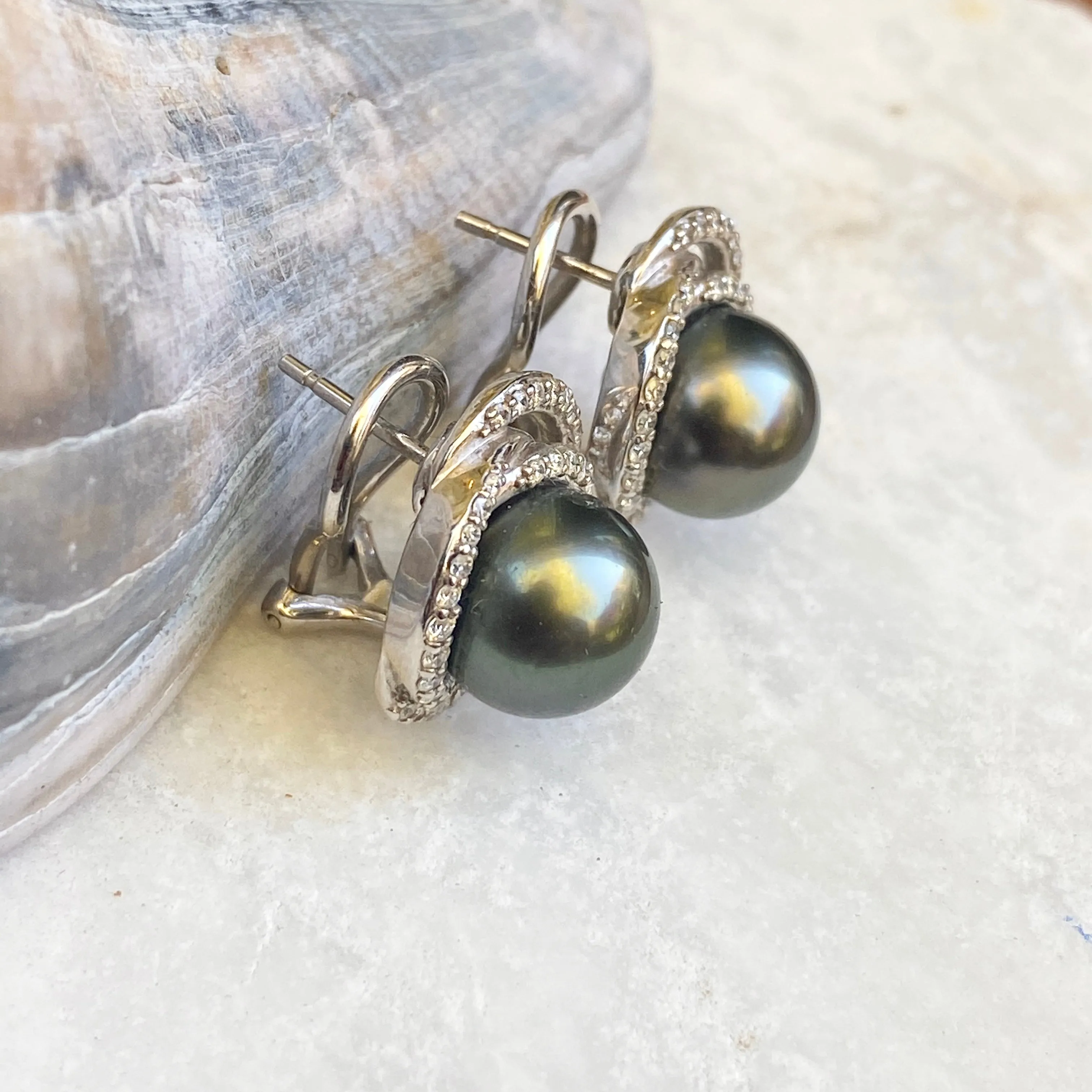 Estate 14KT White Gold Gray Tahitian Pearl   Pave Diamond Omega Back Earrings