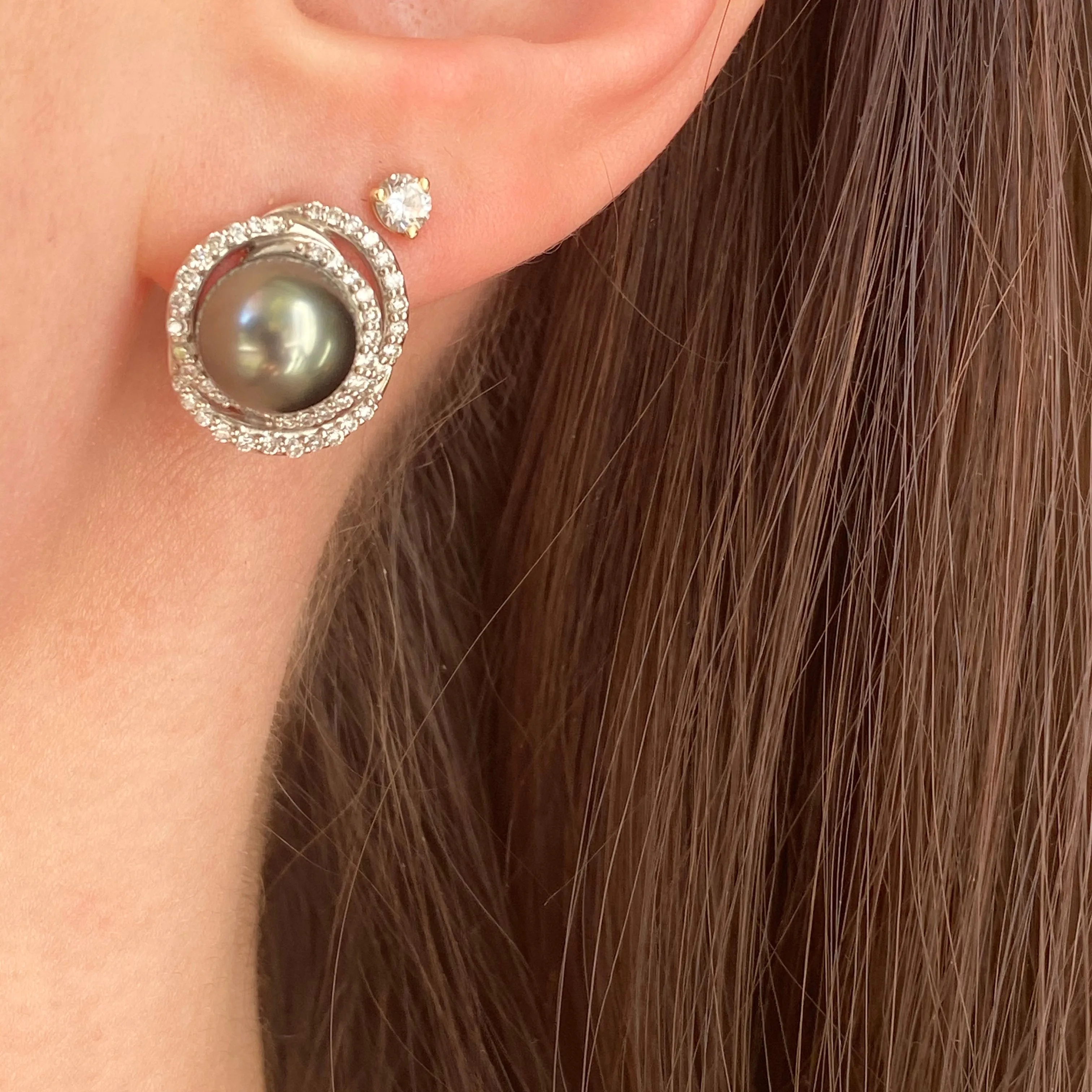 Estate 14KT White Gold Gray Tahitian Pearl   Pave Diamond Omega Back Earrings