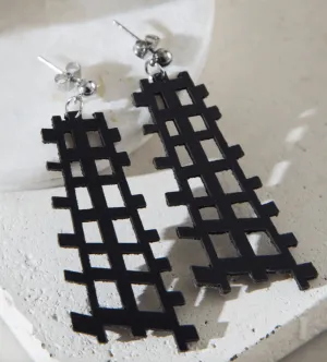 ISKN Abstract Lattice Leaves Earrings Leather SC2