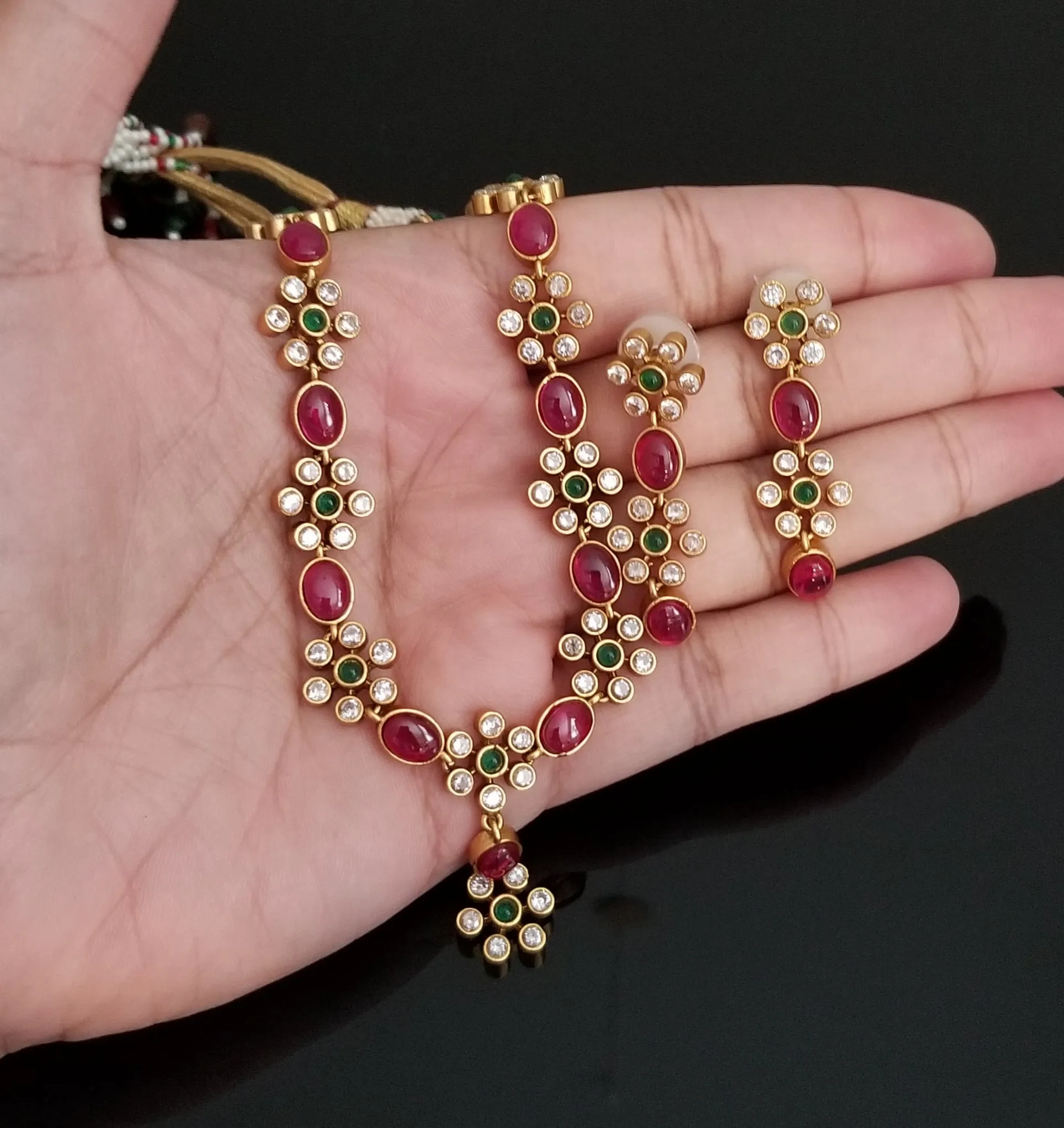 Kemp Neckalce Set With Gold Finish AG11