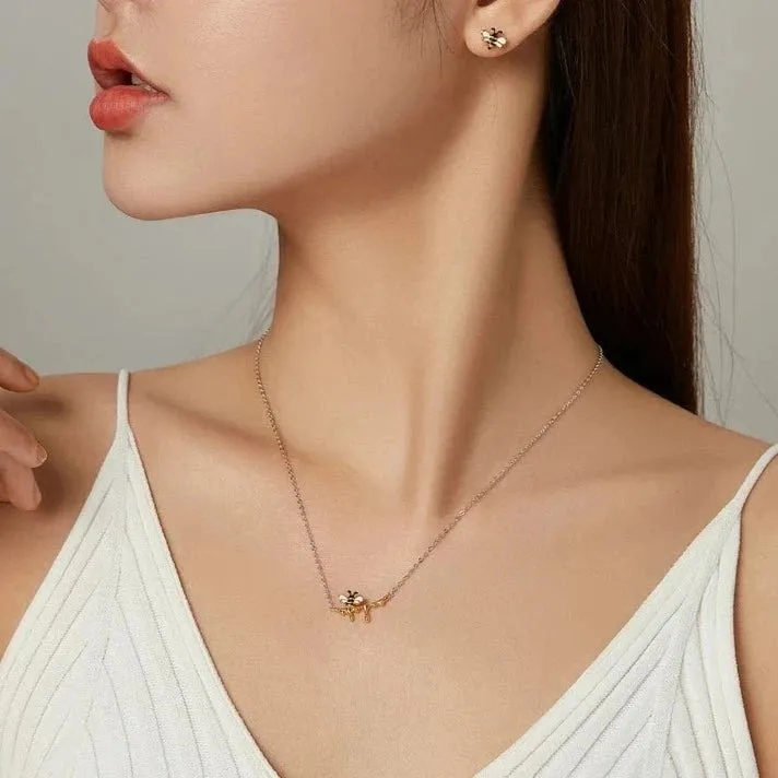 Lovely Honey Bee Necklace & Earrings Jewelry Set