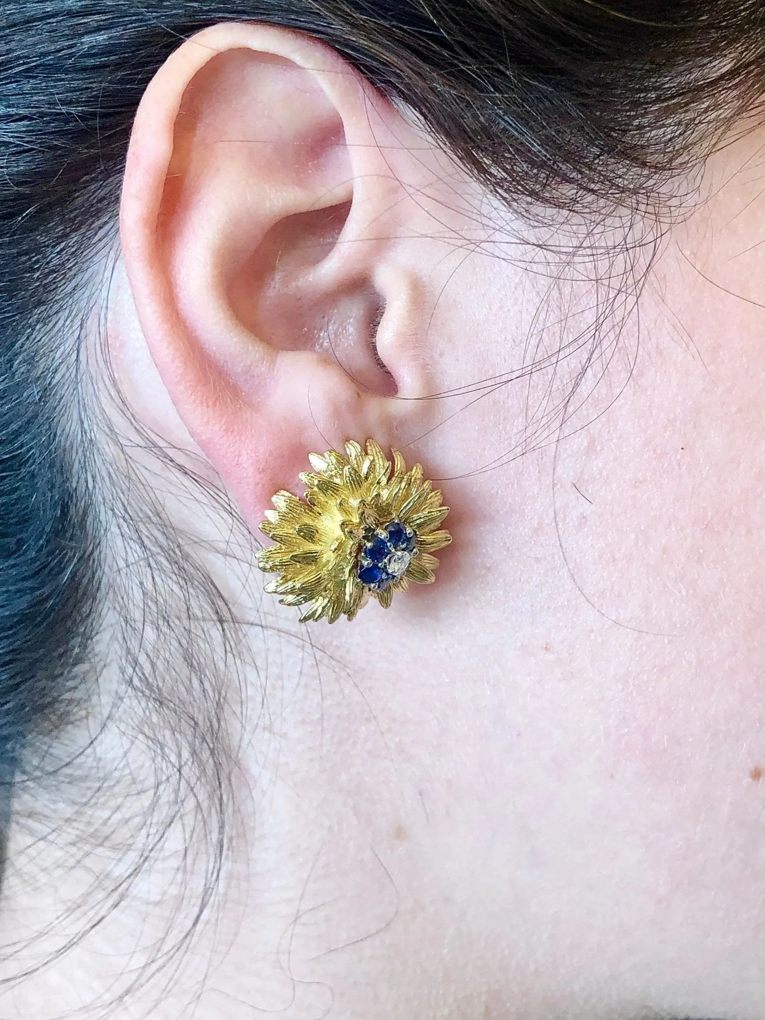 Magnificent Vintage Handcrafted 18 Karat Yellow Gold Sapphire & Diamond Flower Earrings