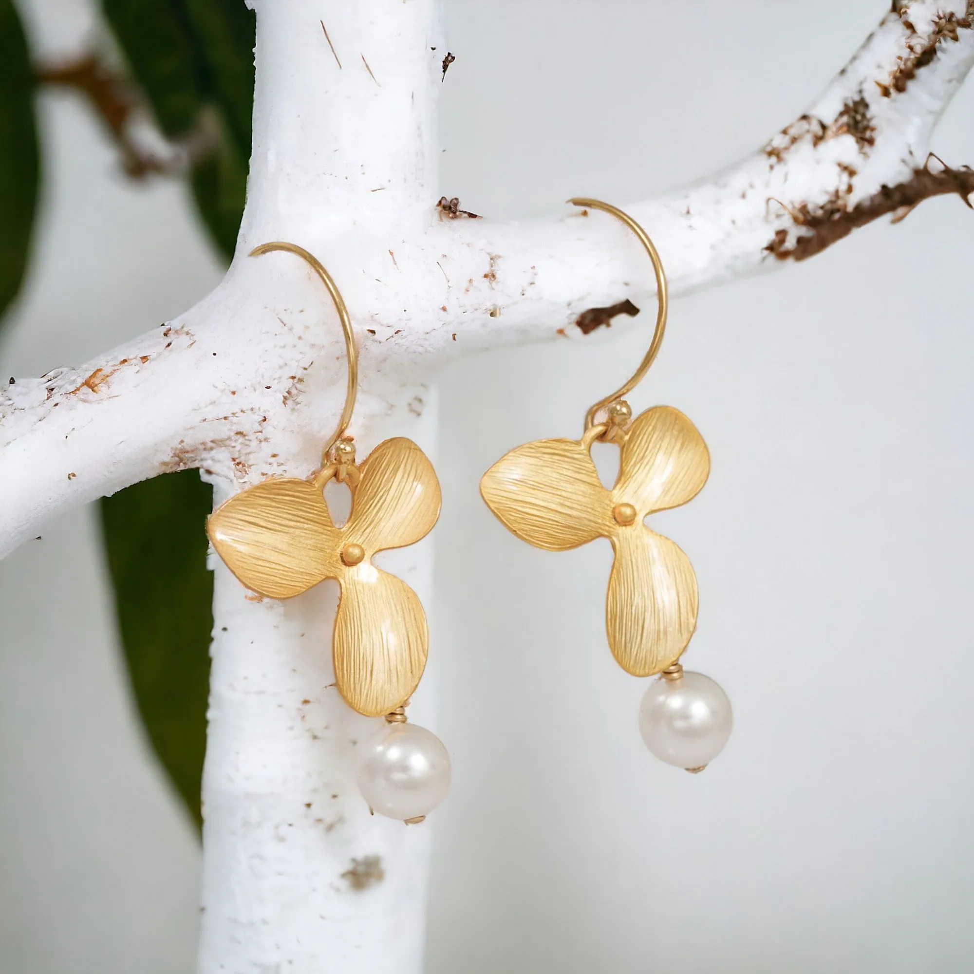 Orchid Pearl Earrings