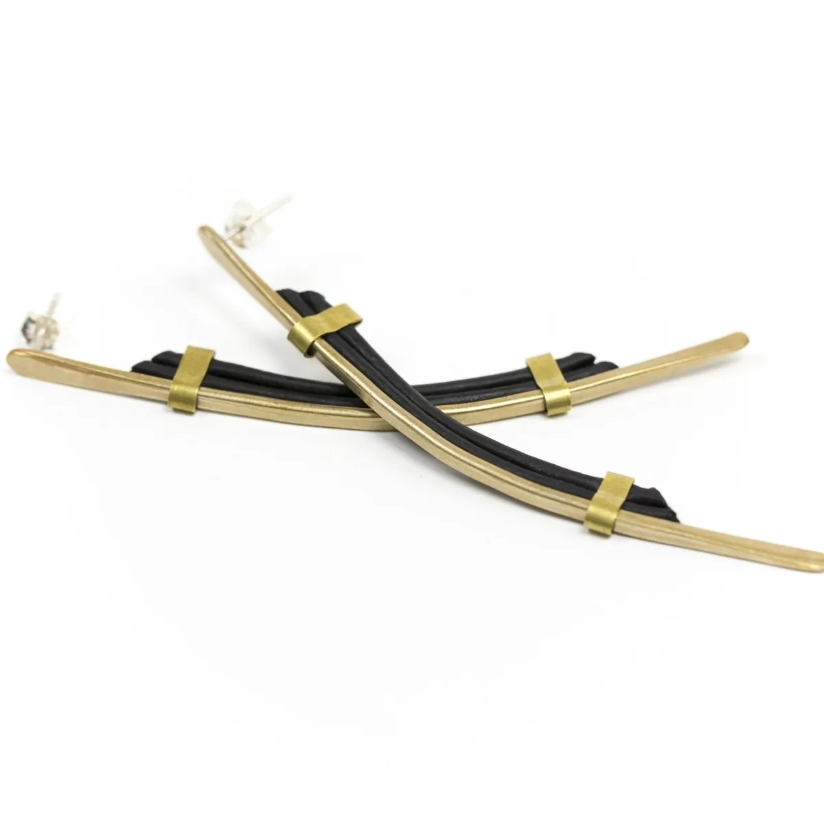 Recast Beam earrings in Black