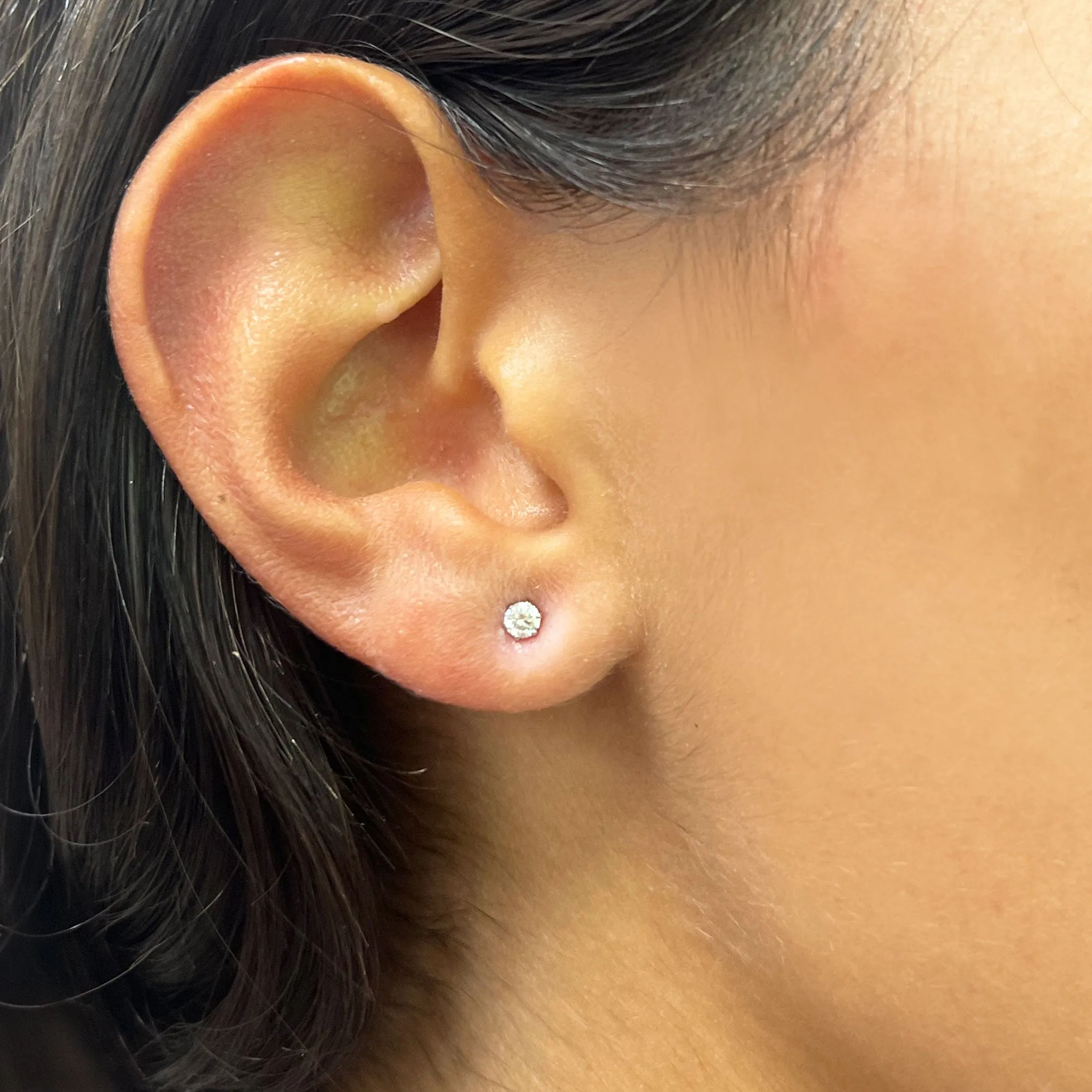 Round Diamond Stud Earrings