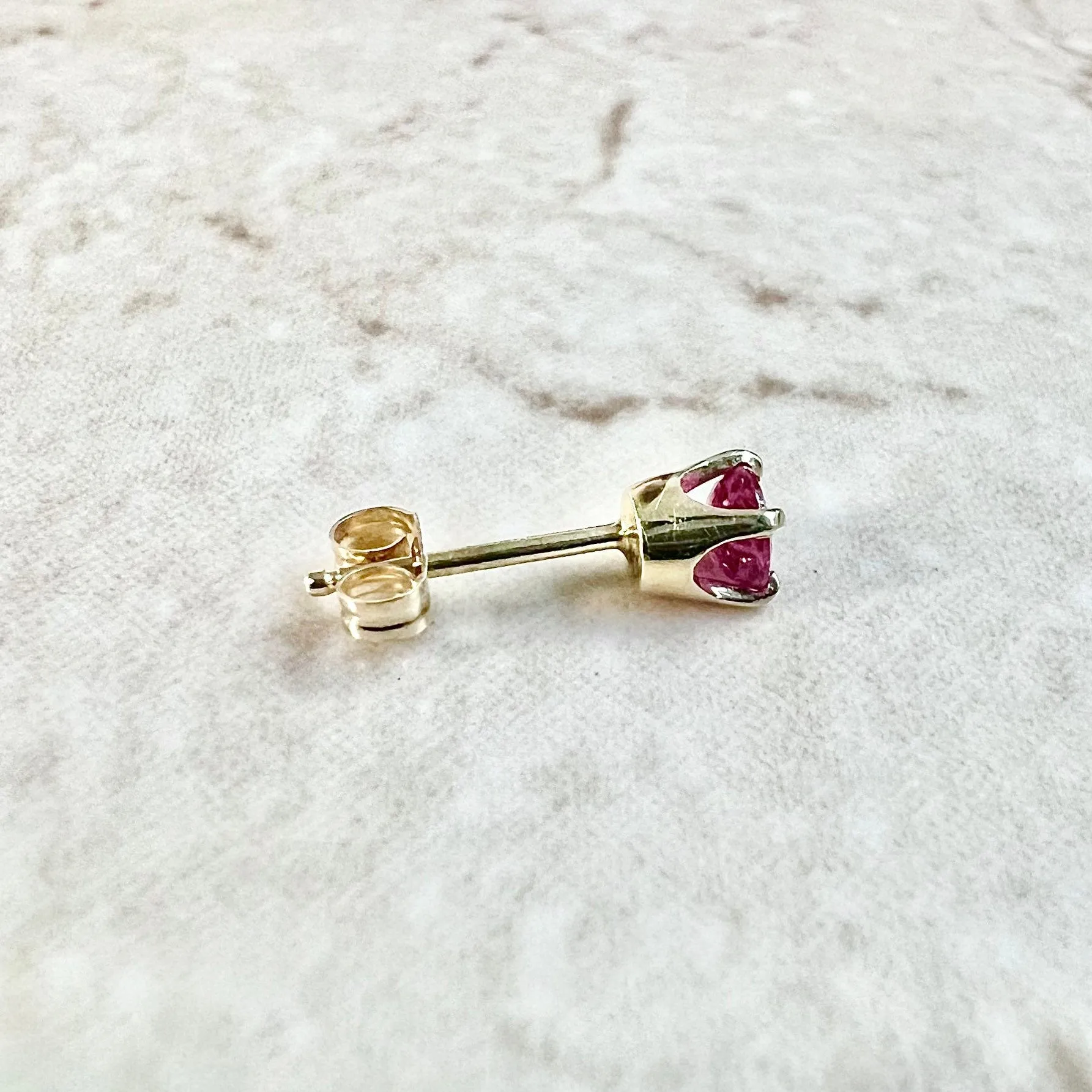 Single 14 Karat Yellow Gold Natural Ruby Stud Earring