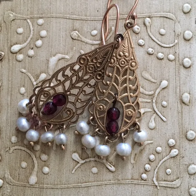 Solid Rose gold Garnet earrings - Temple