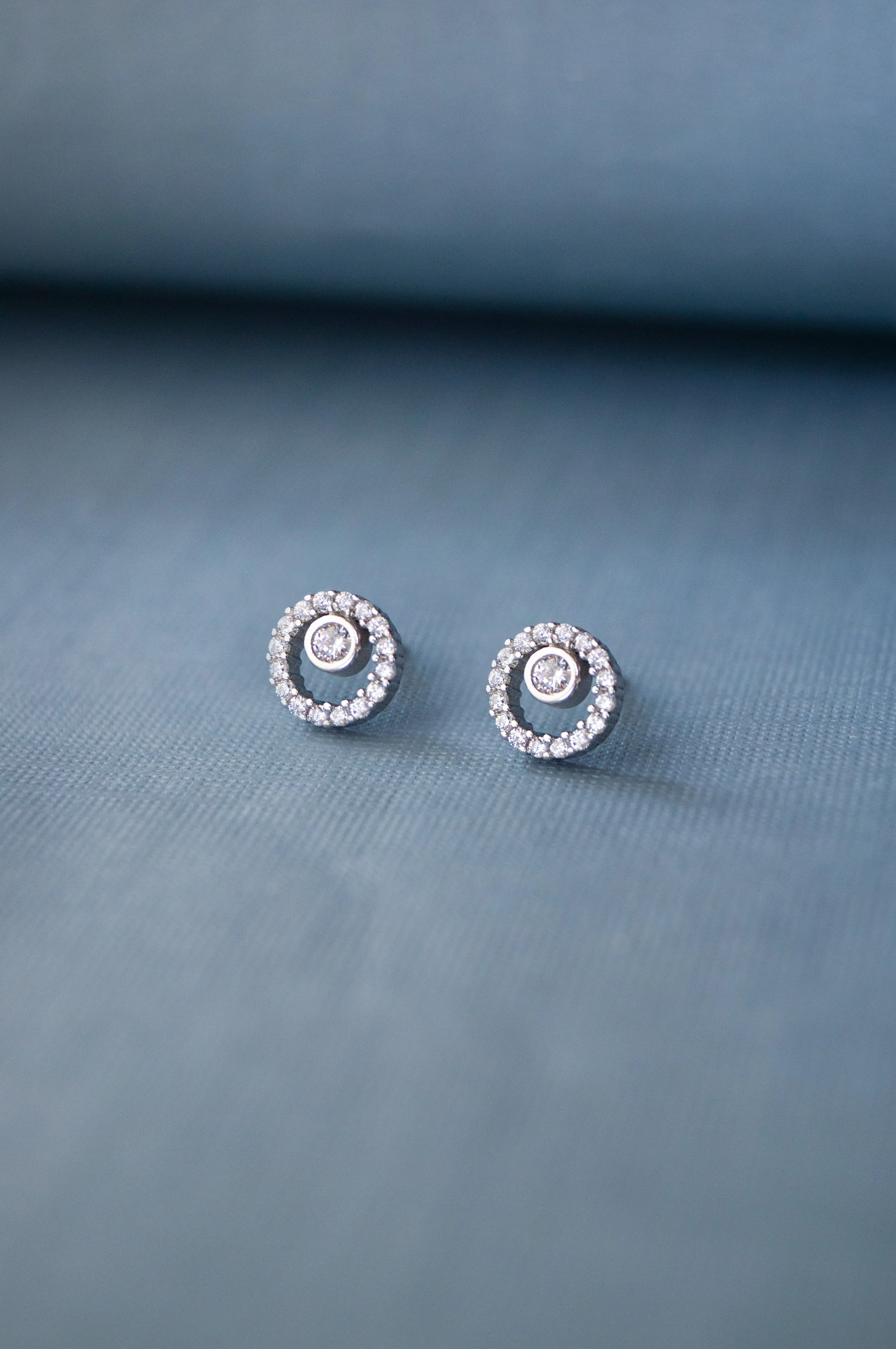 Solitaire In A Circle Rose Gold Plated Sterling Silver Earrings