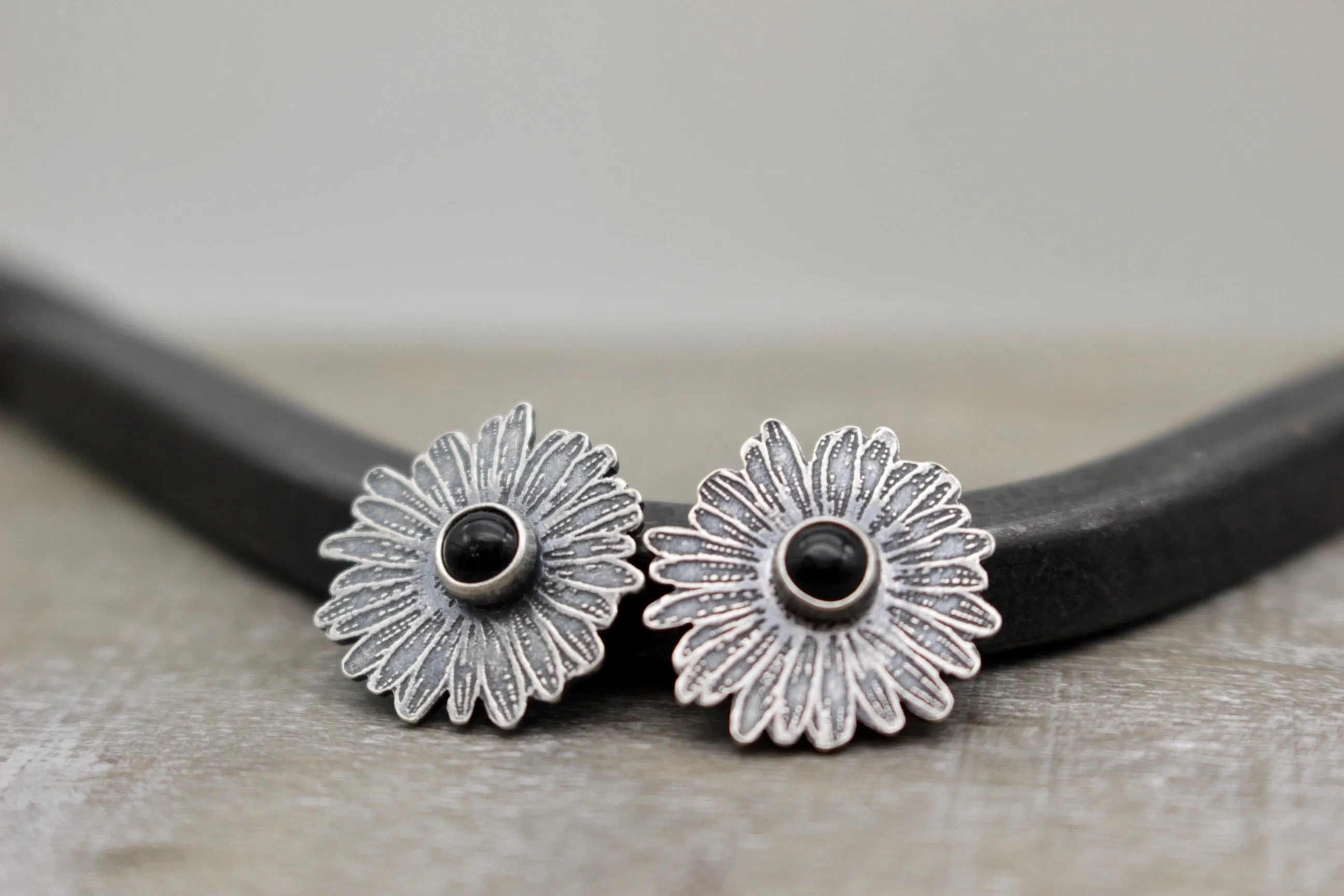 Sterling silver daisy stud earrings