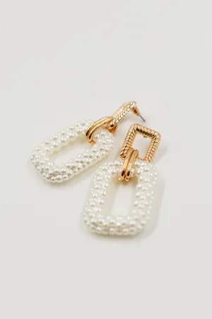 Timeless Pearl Earring
