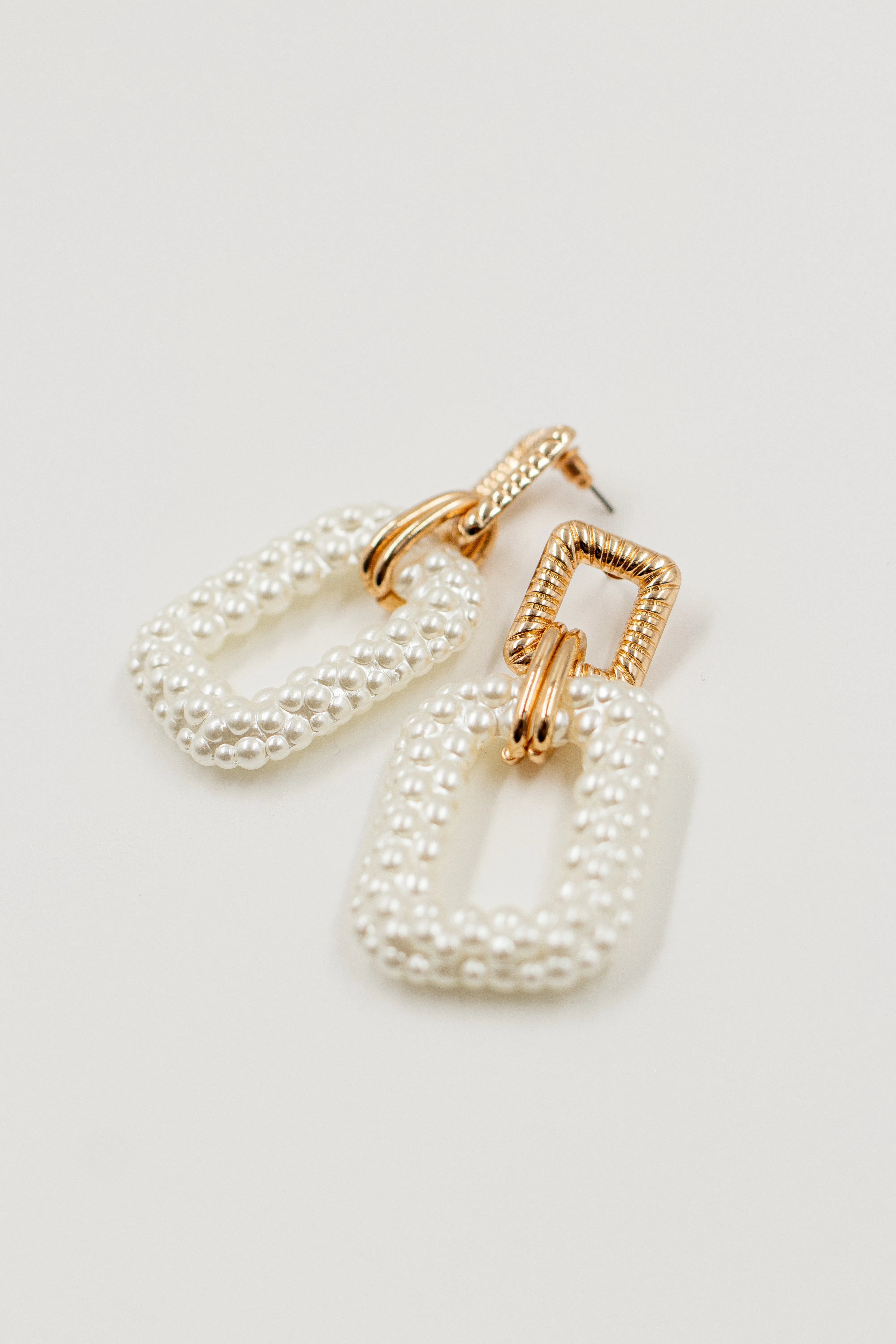 Timeless Pearl Earring