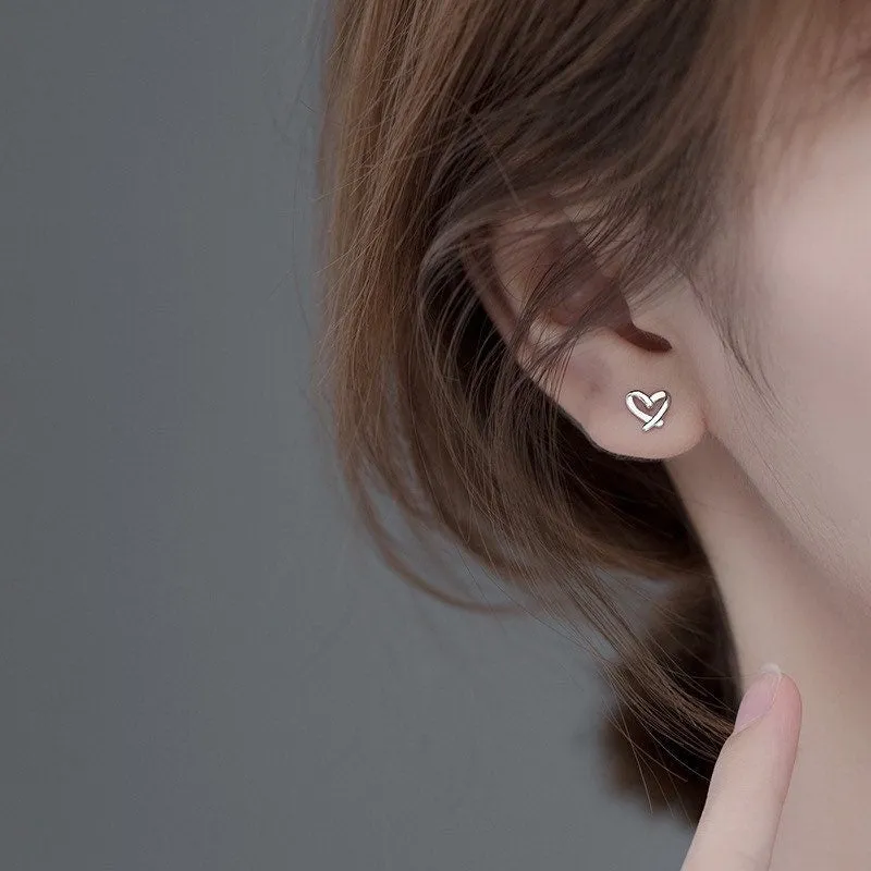 Tiny Heart Stud Earrings-Finger Heart Emoji Earrings-SS046