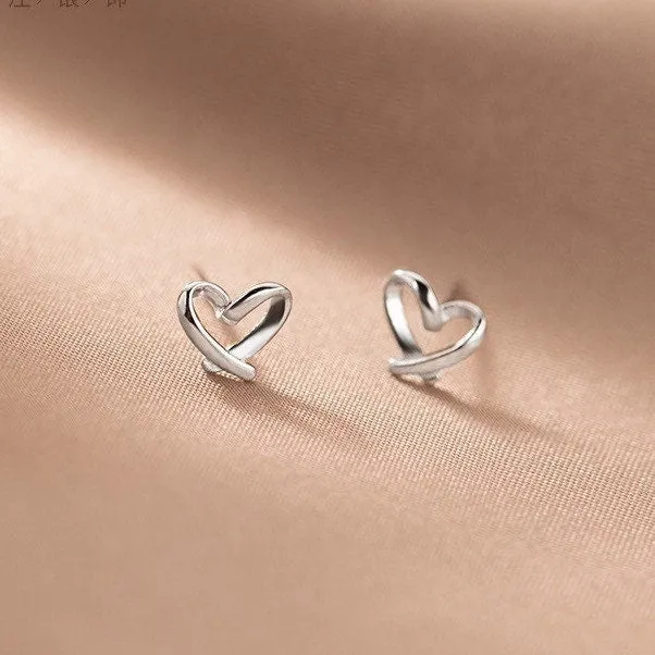 Tiny Heart Stud Earrings-Finger Heart Emoji Earrings-SS046