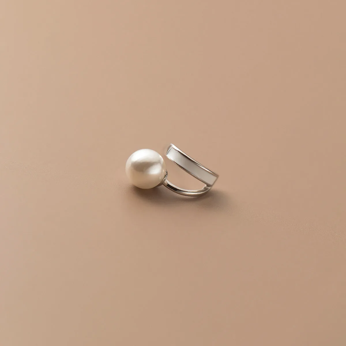 V shape Pearl Stud earrings-EOS010