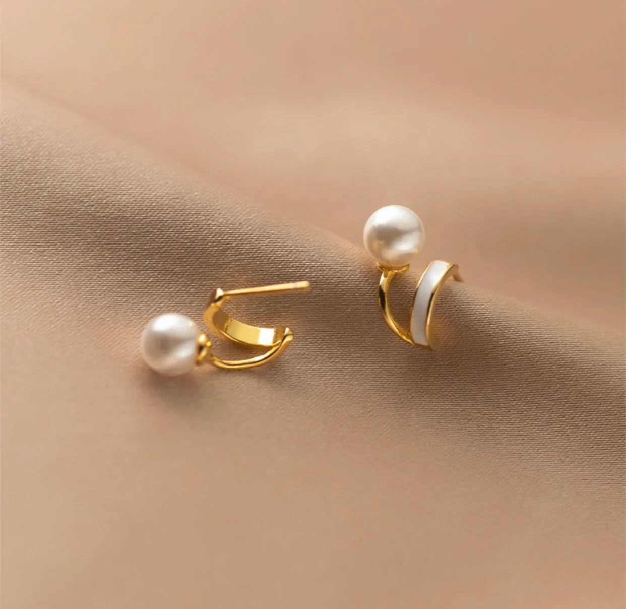V shape Pearl Stud earrings-EOS010