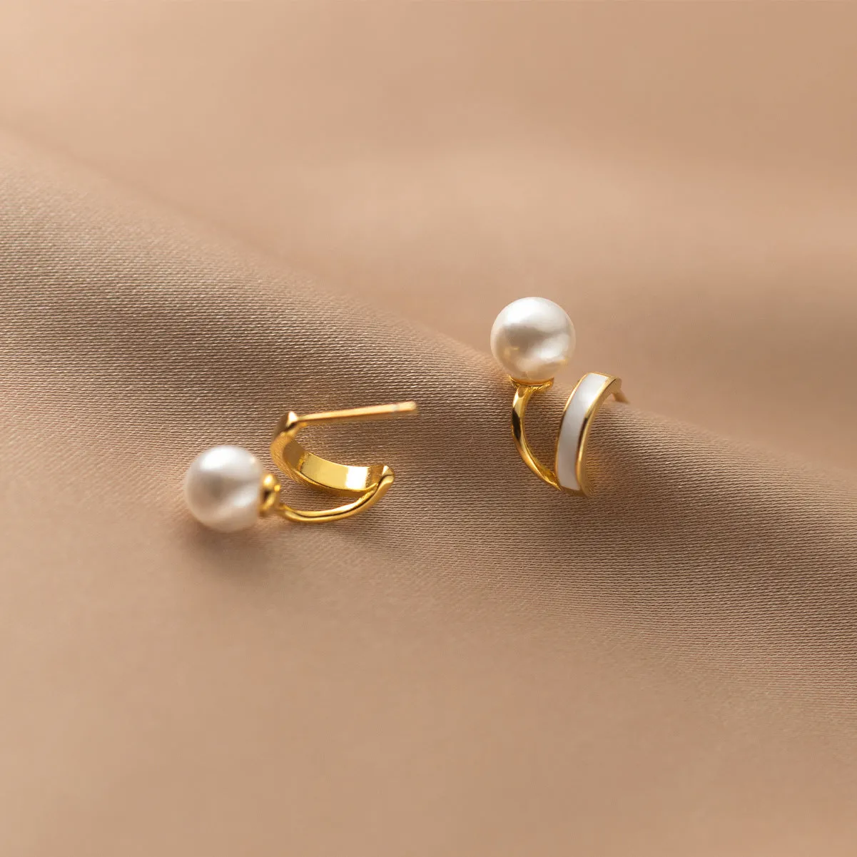 V shape Pearl Stud earrings-EOS010