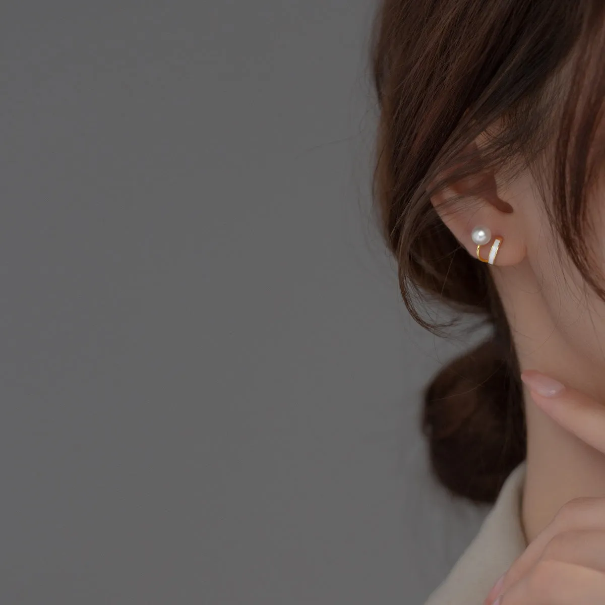 V shape Pearl Stud earrings-EOS010