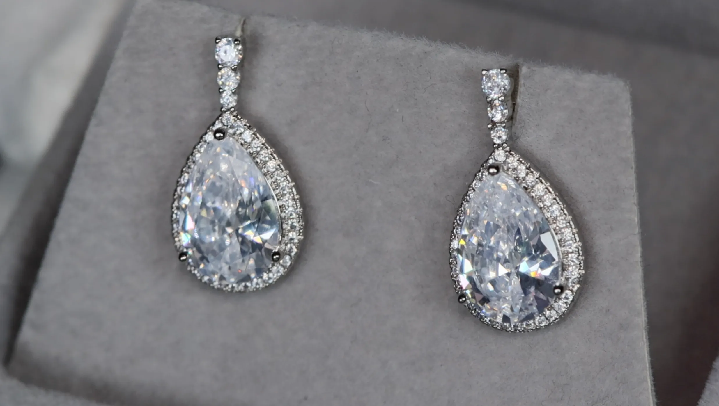 Womens Diamond Earrings | Pear cut diamond earrings