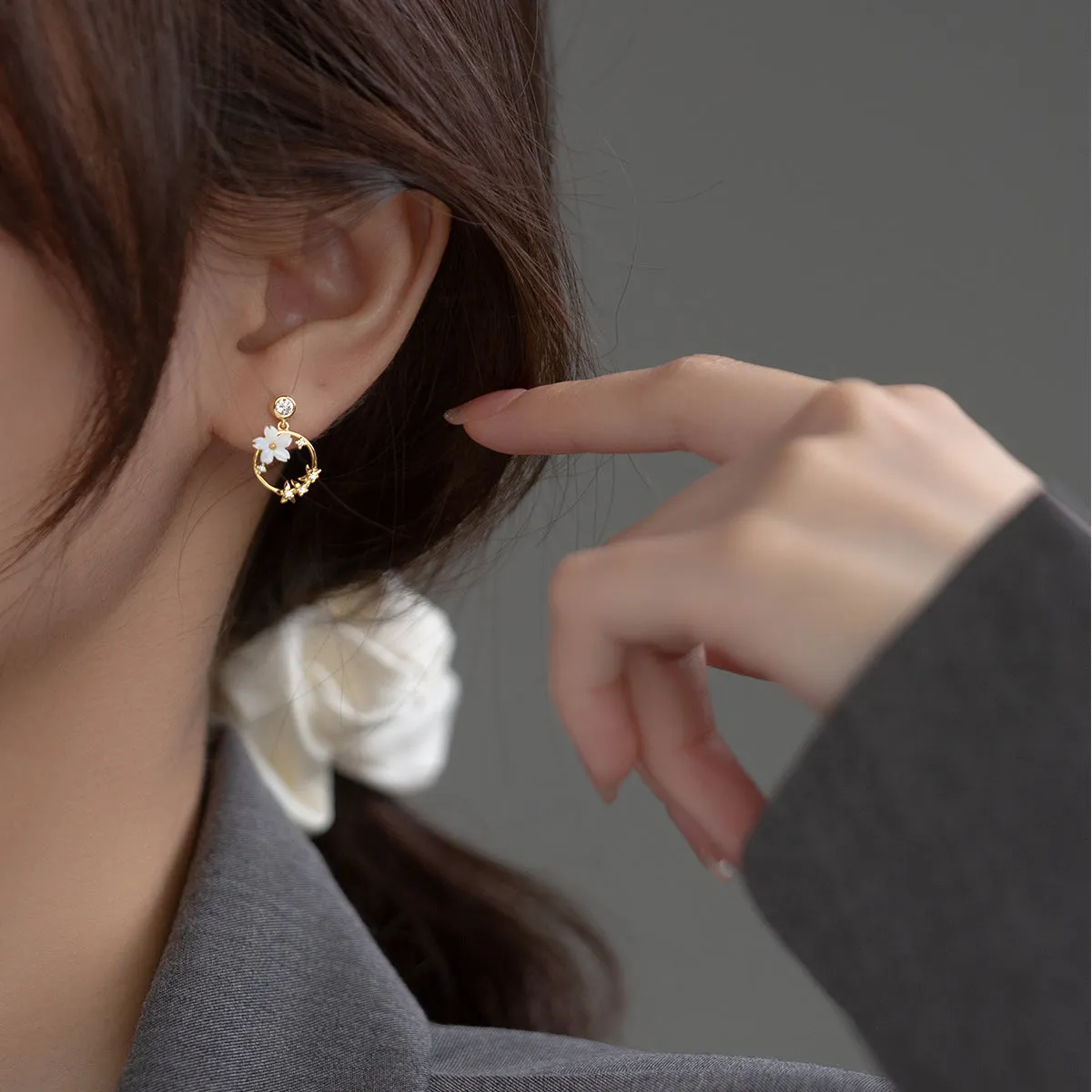 Wreath Flower Dangle Stud Earrings-SS081