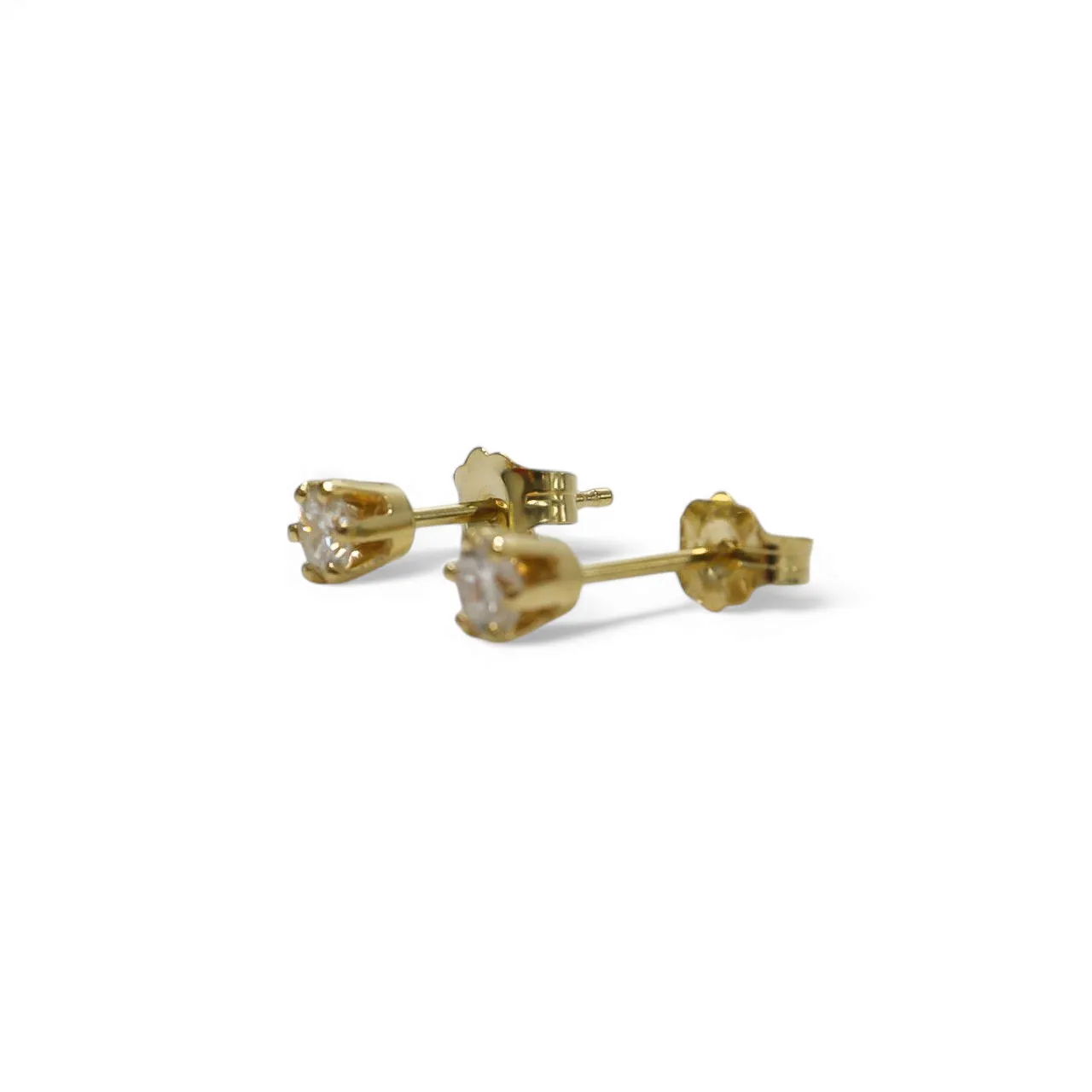 YELLOW GOLD NATURAL DIAMOND STUD EARRINGS.