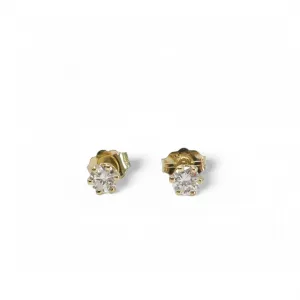 YELLOW GOLD NATURAL DIAMOND STUD EARRINGS.